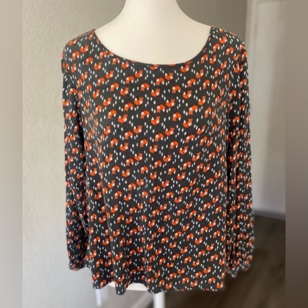 Ace Delivery Tiny Fox Top M
